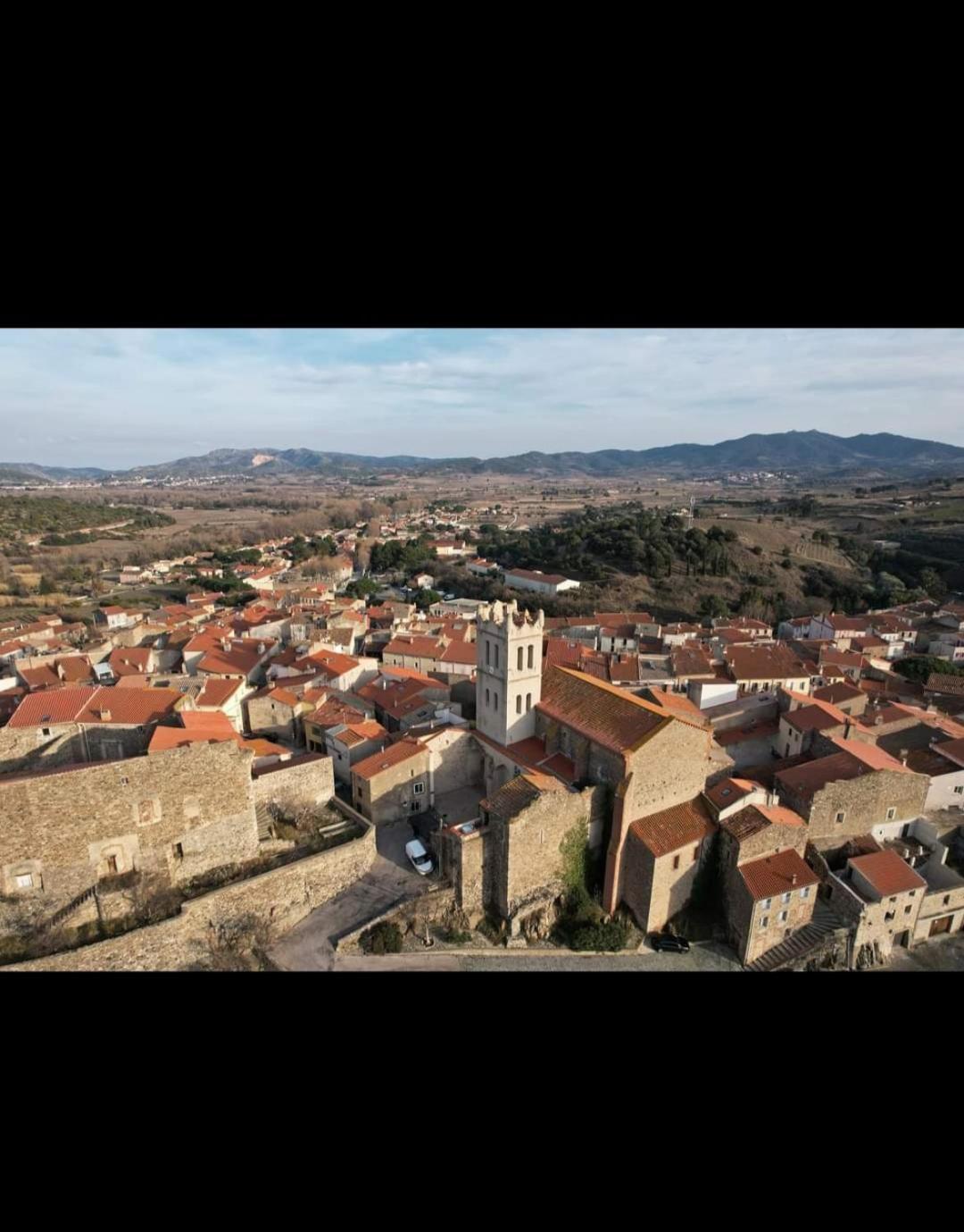 Bed and Breakfast A L' Estiu Latour-de-France Esterno foto